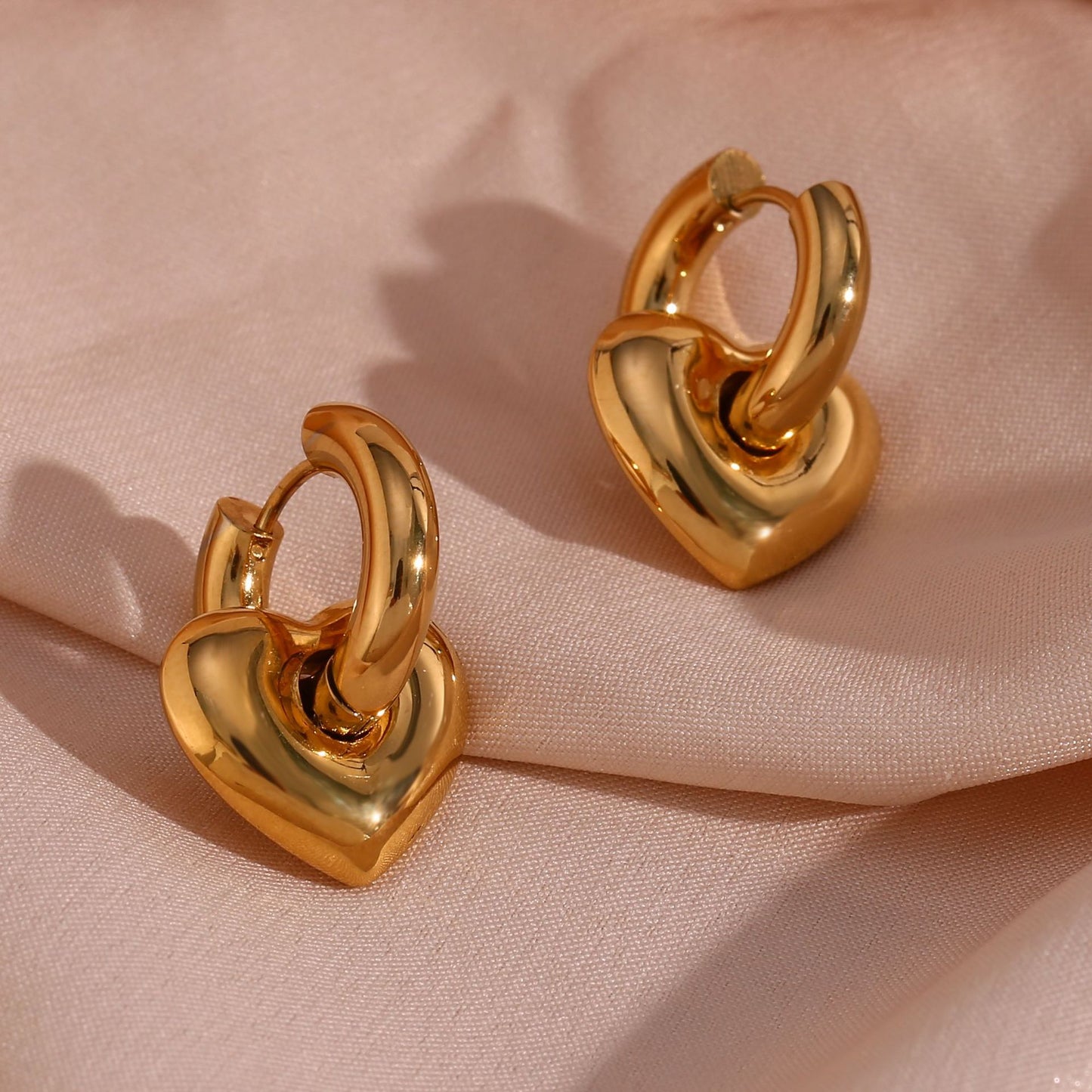 Simple Light Luxury Ear Clip Ear Hoop Jewelry Stainless Steel Gold Plated Glossy Heart Embellished Thick Earrings Accessories - Wanita Store