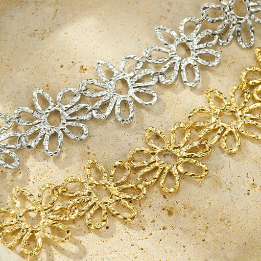 Retro Irregular Asymmetric Hollow Out Cutout out Pleated Floral Petals Necklace Light Luxury Personality Necklace Accessories - Wanita Store