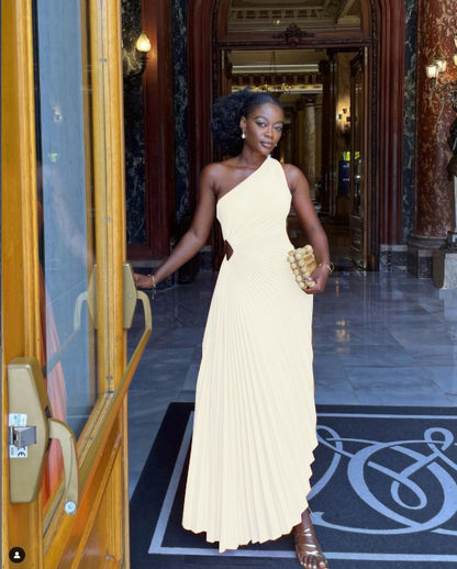 Popular Slim One Shoulder Cutout Pleated Dress - Wanita Store