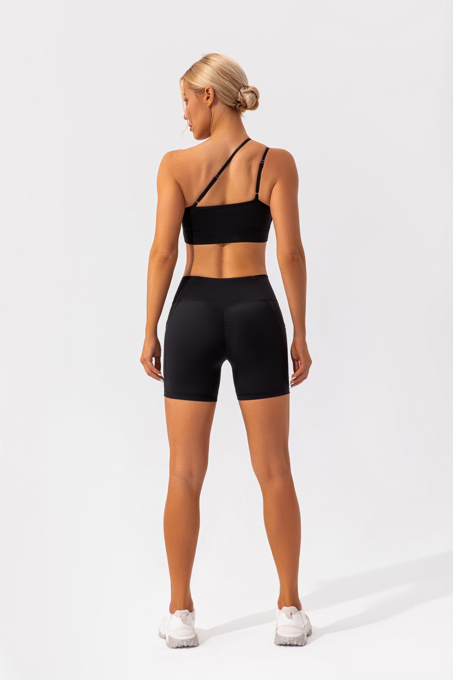 Nude Feel Yoga Clothes Women Hip Lift Quick Drying Breathable Tight Running Exercise Shorts Fitness Suit