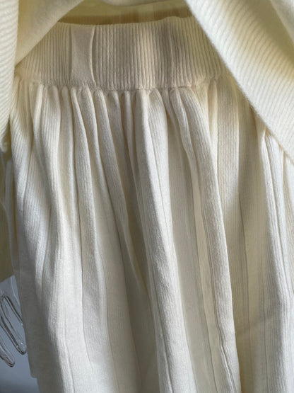 Solid Color round Neck Sweater Pleated Skirt Set Women Knitted Skirt Sets - Wanita Store
