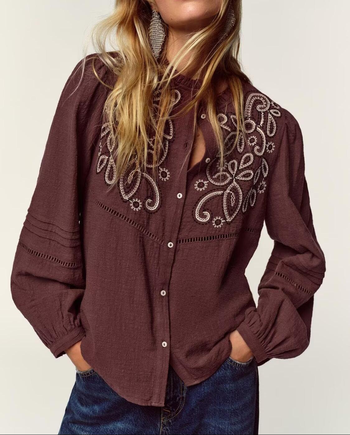 Ropa de mujer Camisa casual con bordado en el pecho