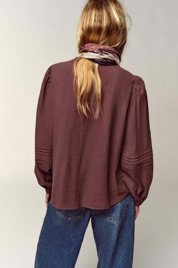 Ropa de mujer Camisa casual con bordado en el pecho