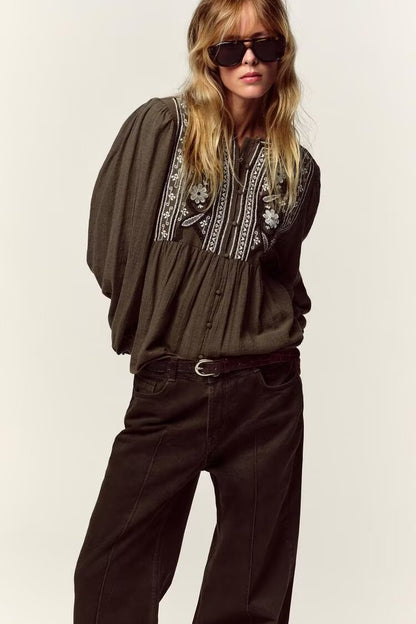 Camisa de mujer Otoño Artística Étnica con Cuello Redondo y Bordado en el Pecho