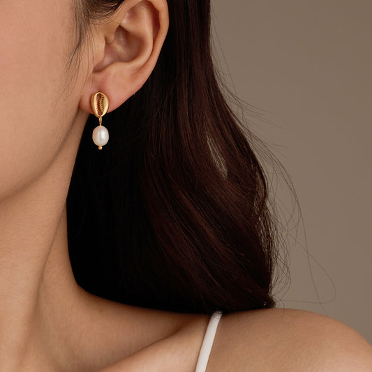 Electroplated 18K Gold Stainless Steel Crab Pincer Inlaid Freshwater Pearl Eardrops Stud Earrings High Grade Earrings - Wanita Store