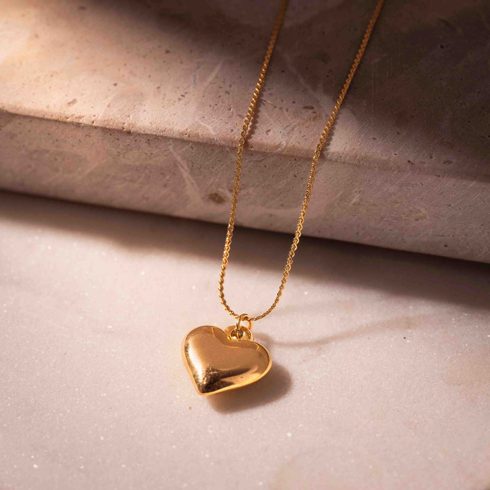Three Dimensional Peach Heart Necklace Solid Love Heart Simplicity Dignified Embellished Clavicle Necklace Accessories - Wanita Store