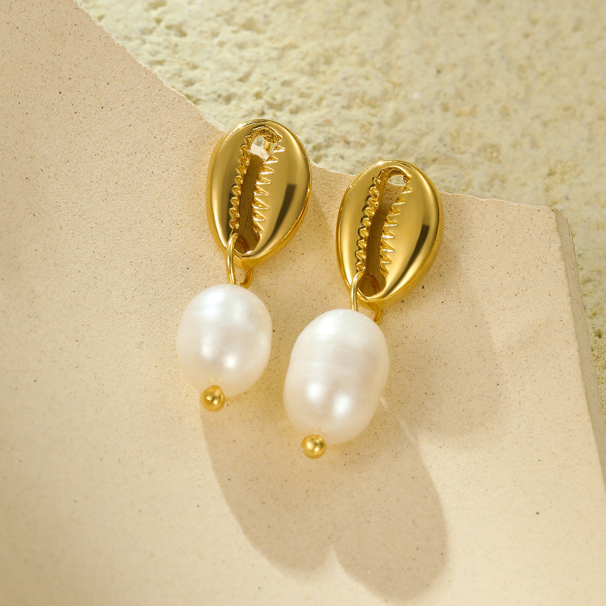 Electroplated 18K Gold Stainless Steel Crab Pincer Inlaid Freshwater Pearl Eardrops Stud Earrings High Grade Earrings - Wanita Store