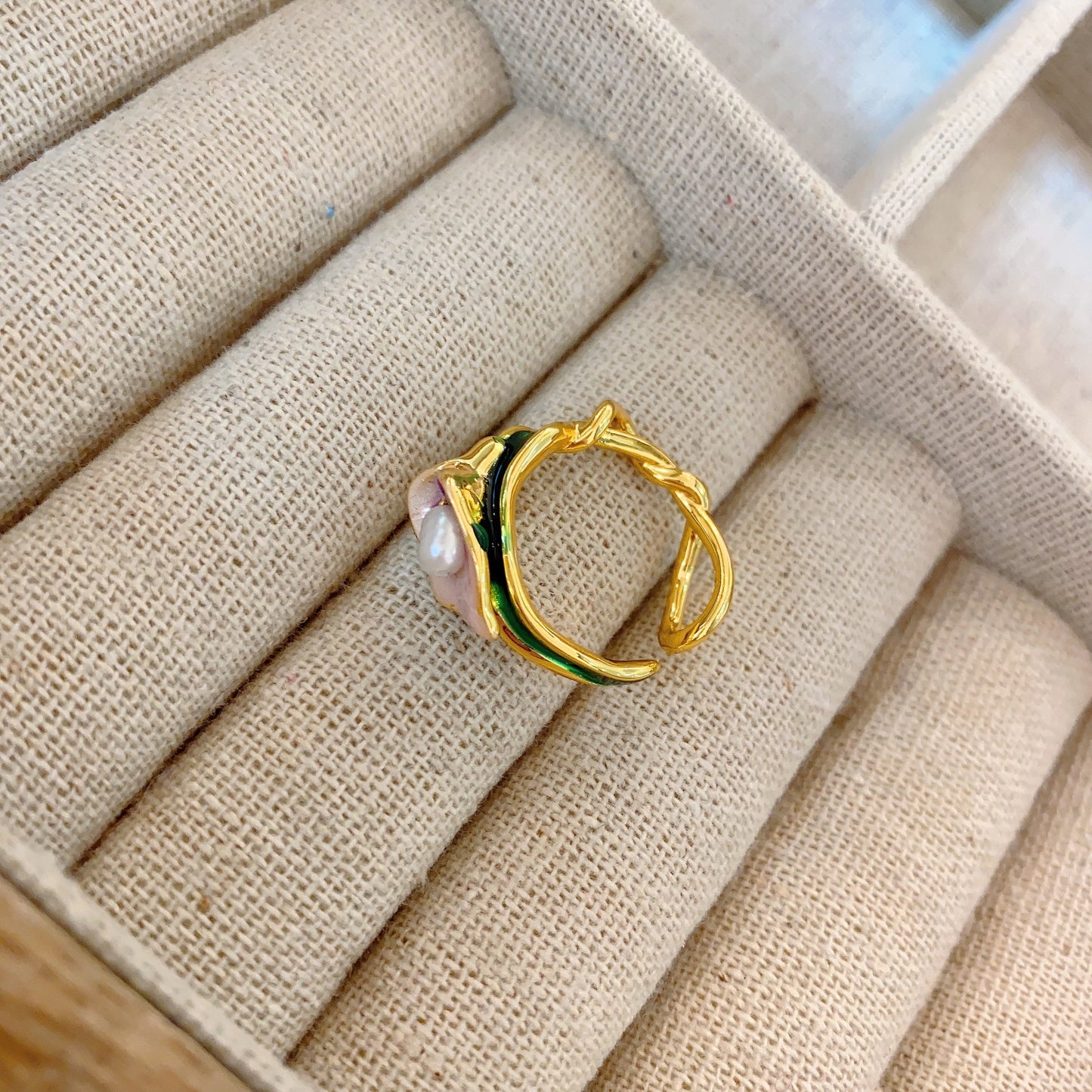 Vintage French Retro Enamel Craft Natural Pearl Floral Braid Open Ring Light Luxury Minority Ring - Wanita Store
