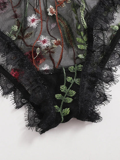Lingerie sexy, dentelle noire, résille transparente, broderies, nuisette sexy