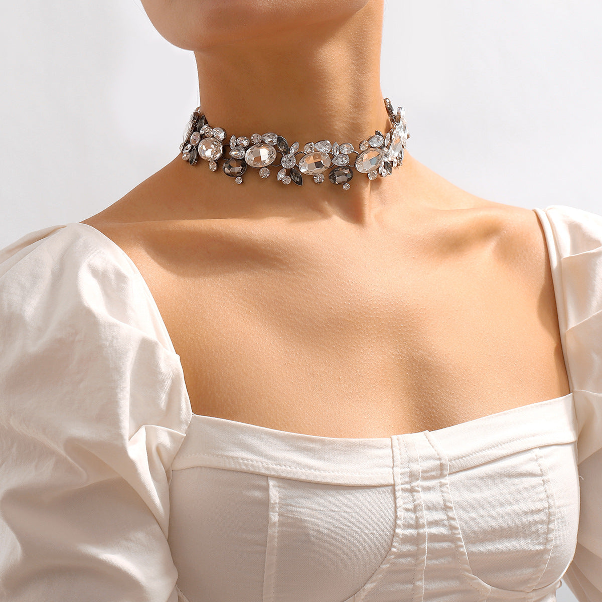 Temperamental Minority Imitation Diamond Popular Necklace Light Luxury Heavy Industry Alloy Clavicle Chain - Wanita Store
