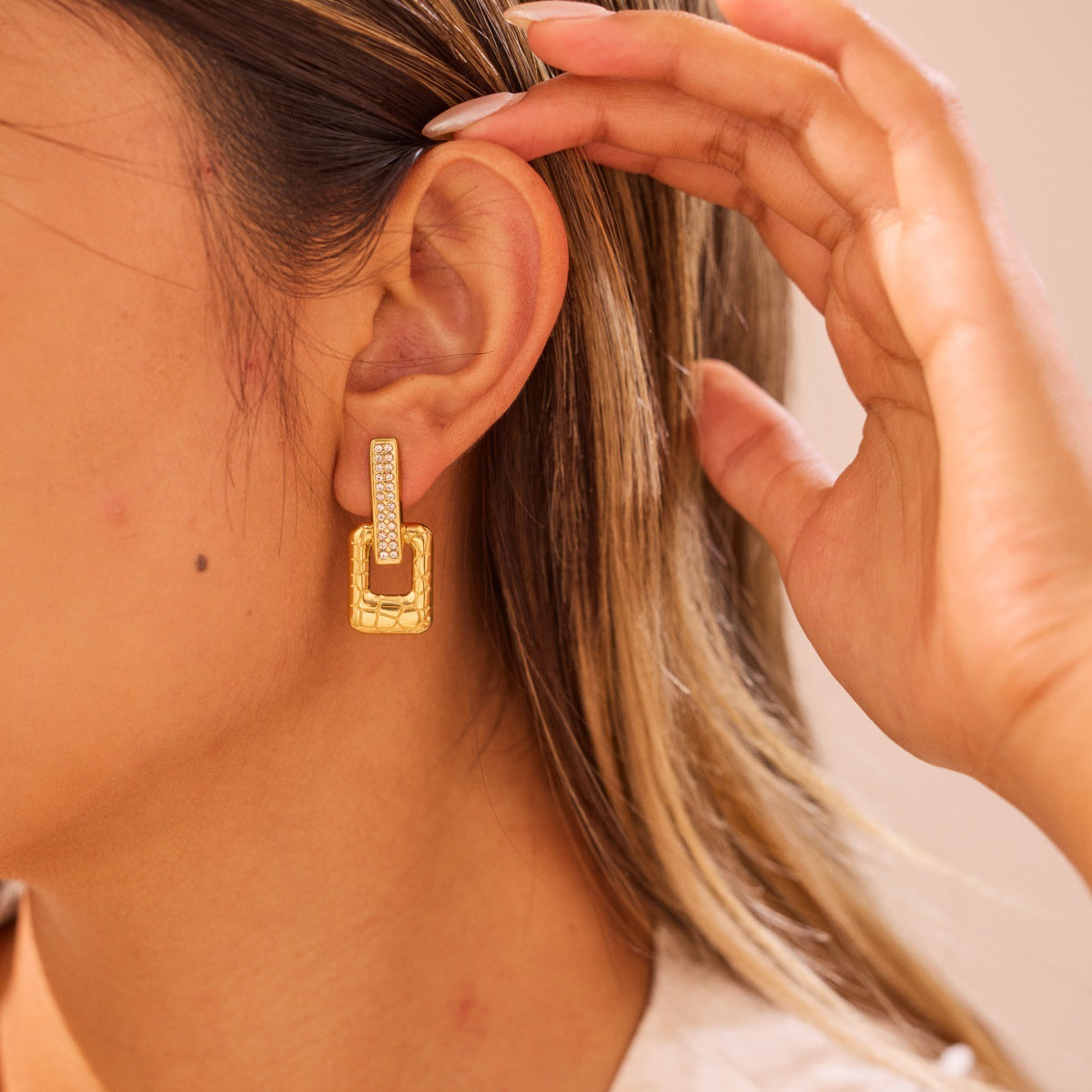 Retro Geometric Abstract Diamond Stud Earrings Stainless Steel Earrings Non Fading Gold Plated Light Luxury Earrings for Women - Wanita Store