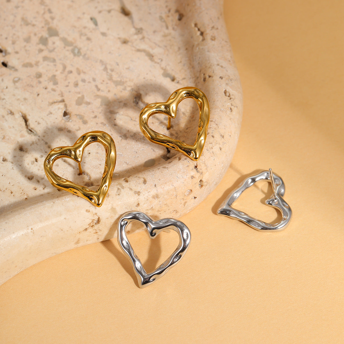 Simple Titanium Steel Hollow Out Cutout Heart Shaped Earrings Gold Plating Stud Earrings All Match Delicate Ear Jewelry - Wanita Store