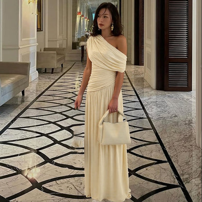 Robe Femme Printemps Nouveauté Mode Sexy Col Diagonal Plissée Asymétrique Couleur Unie