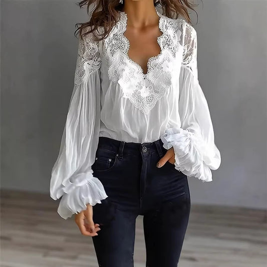 Camisa plisada de mujer con manga farol y detalles de encaje