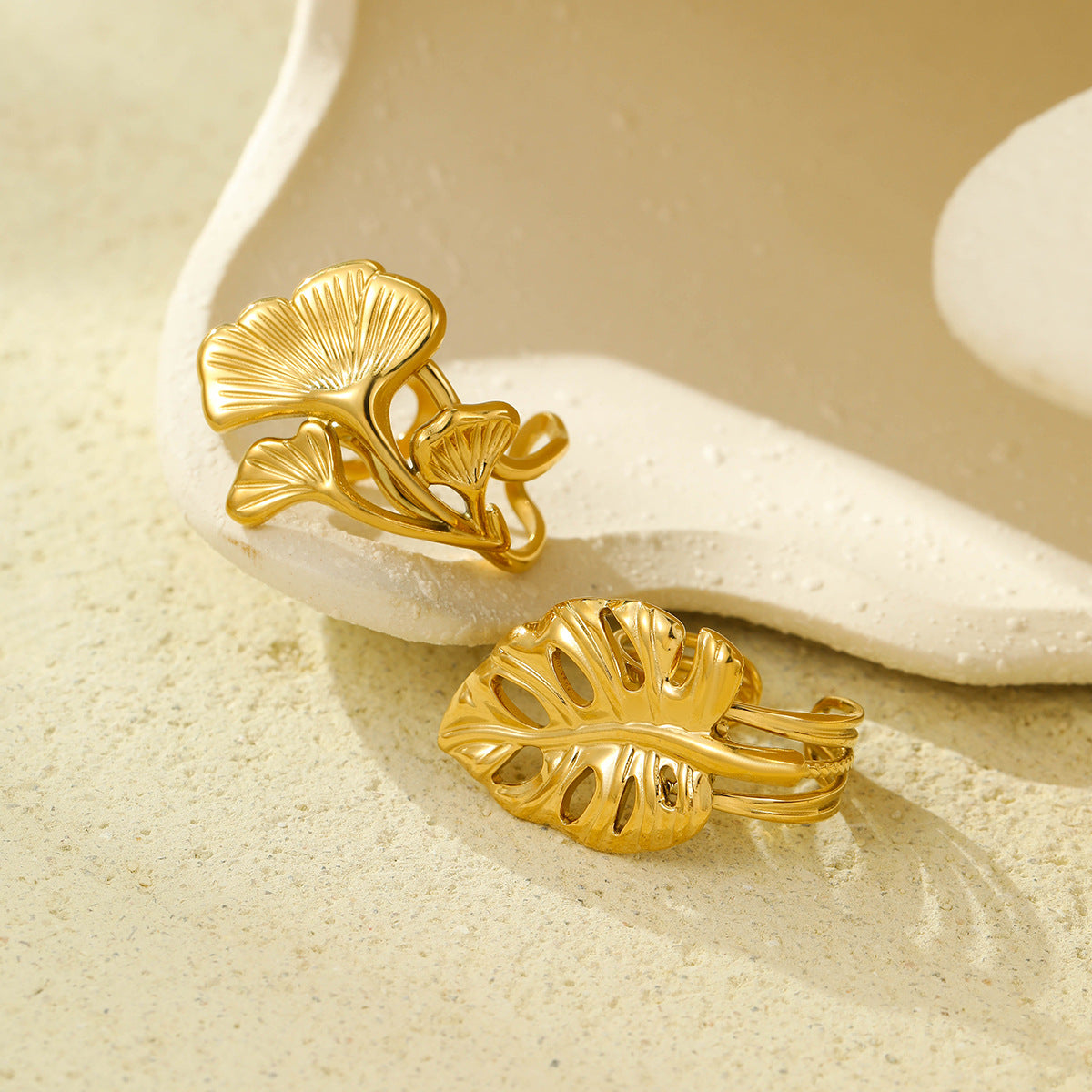Niche High Sense Ring Ginkgo Leaf Leaves Simple Titanium Steel Ring Women 18K Gold Bracelet Accessories - Wanita Store