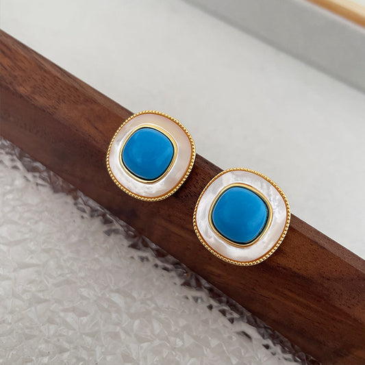 Boucles d'oreilles carrées en coquillage naturel turquoise Clous d'oreilles simples rétro très tendance, intérêt particulier, luxe léger, style mi-ancien.