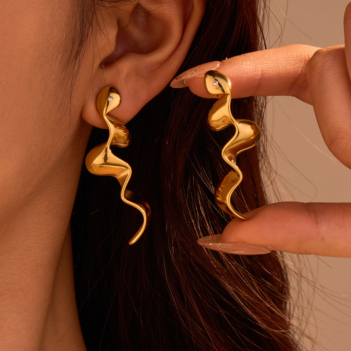 Personalized Simple Golden Earrings Irregular Asymmetric 18K Geometric Abstract Retro Snake Shaped Earrings Snake Year - Wanita Store
