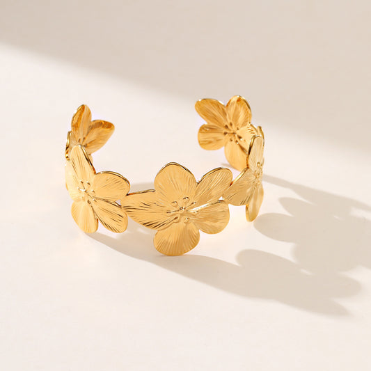 Summer Little Fresh Floral Stainless Steel Bracelet Non Fading High Grade Petal Titanium Steel Bracelet - Wanita Store