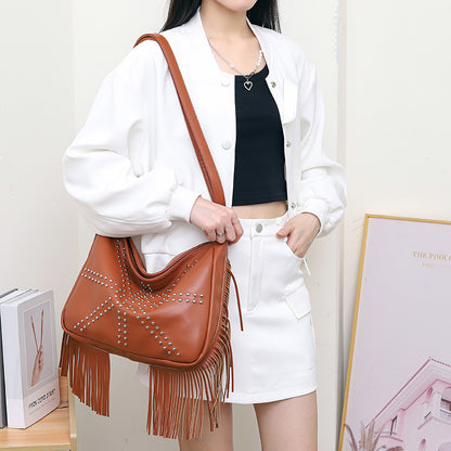 Trend Rivet Bag Tassel Bag Soft Surface Large Capacity Travel Holiday Casual Bag Lady Bag - Wanita Store