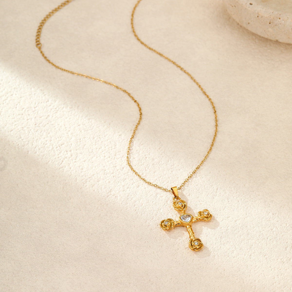 Elegance Retro Advanced Necklace Stainless Steel 18K Gold Color Diamond Rose Cross Embellished - Wanita Store