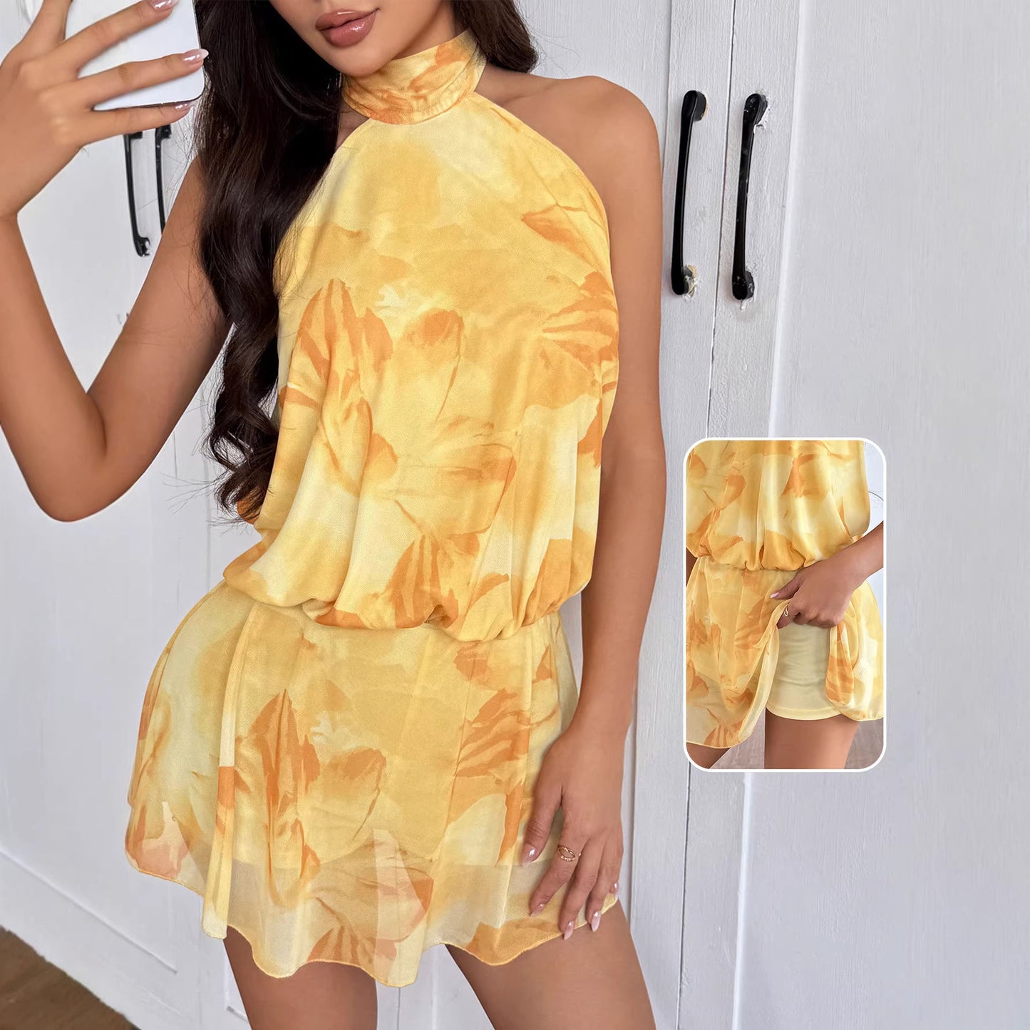 Vestido corto de mujer con cordones en el cuello halter y tirantes finos con estampado amarillo para vacaciones