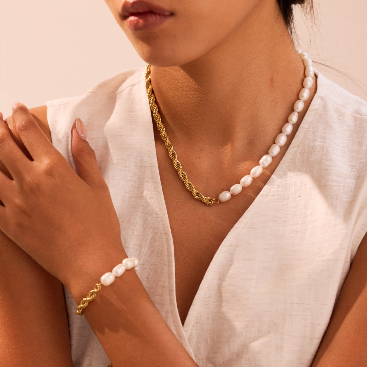 Elegant Natural Freshwater Pearl Necklace Stainless Steel Bracelet Plated 18K Gold Hand Ornament - Wanita Store