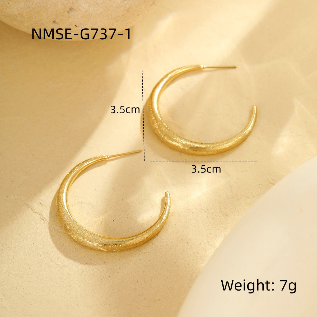 Medium Gold Ear Ring